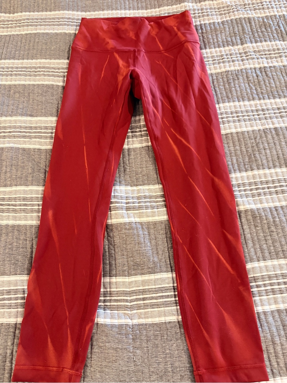Lululemon Women’s 6 Red Athletic Leggings with color dimension lines